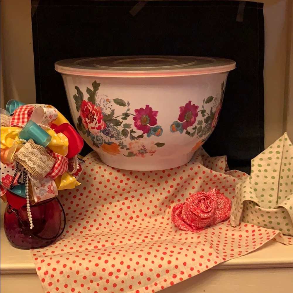 Pioneer woman mixing bowls